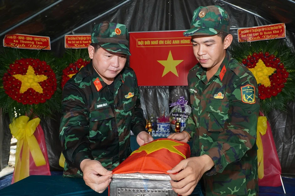 Bộ đội đào giếng nước ở TPHCM, tìm thấy 3 hài cốt liệt sĩ