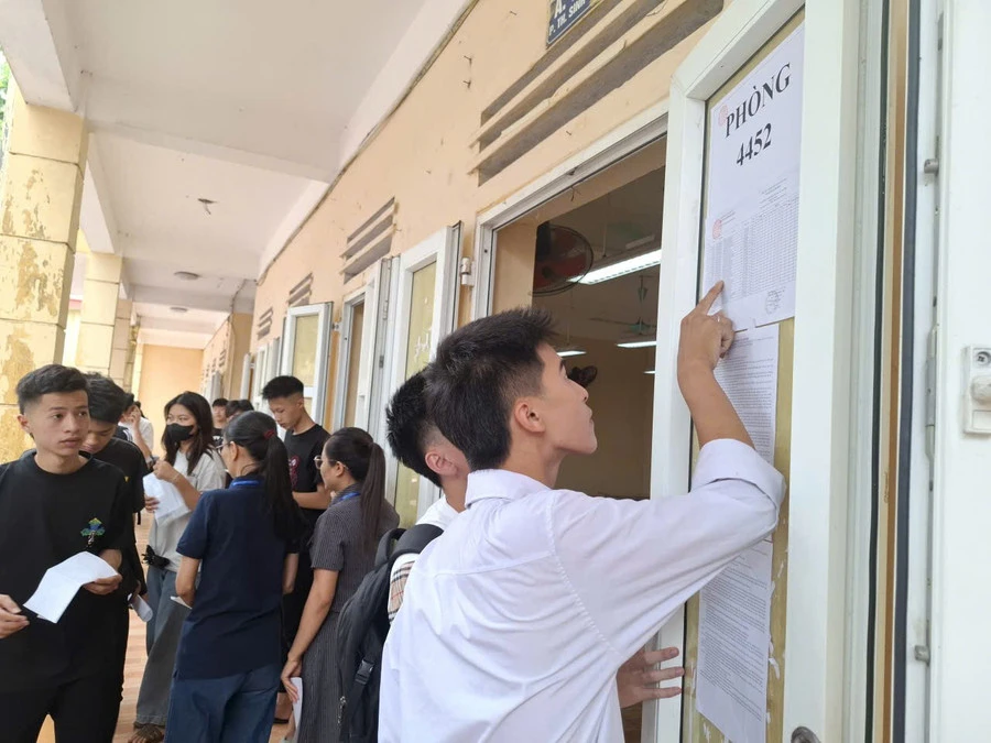 Bộ GD&ĐT thông tin ban đầu về rà soát điểm Toán tốt nghiệp THPT tại Tuyên Quang Bộ GD&ĐT thông tin ban đầu về rà soát điểm Toán tốt nghiệp THPT tại Tuyên Quang