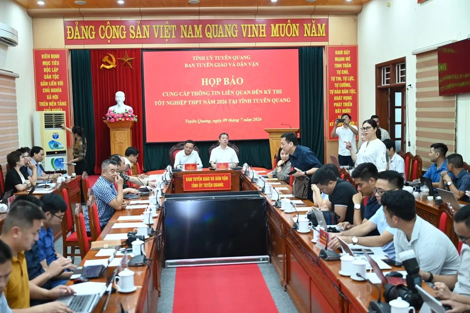 Bộ GD - ĐT quyết định xử lý vụ thi lại môn Toán tại Tuyên Quang Bộ GD - ĐT quyết định xử lý vụ thi lại môn Toán tại Tuyên Quang