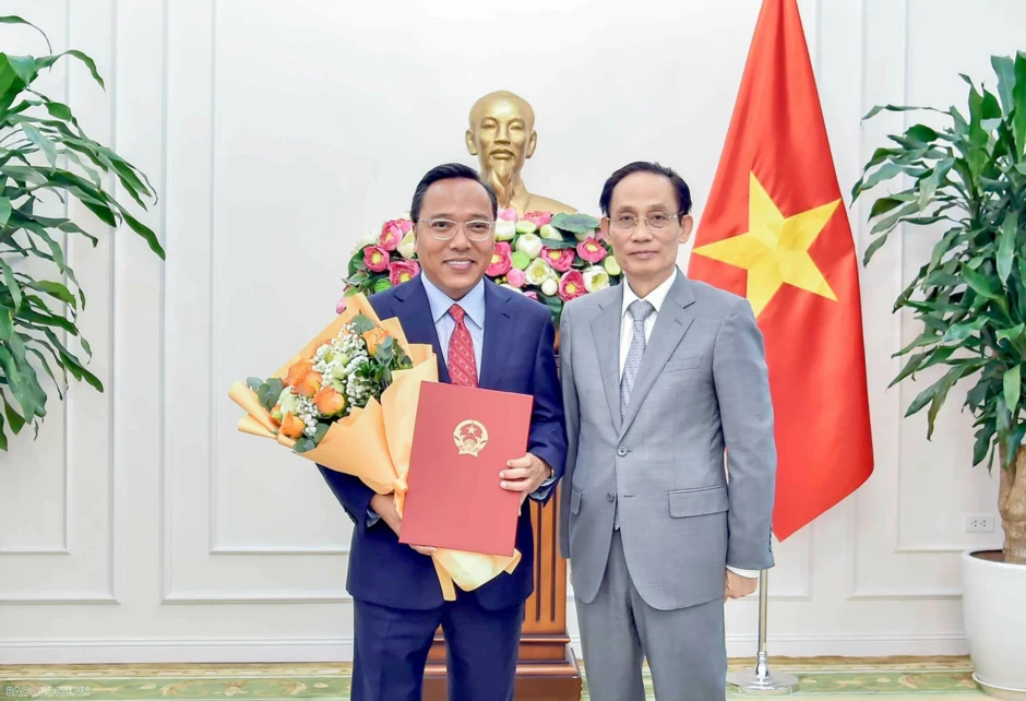 Bộ Ngoại giao trao Quyết định bổ nhiệm hai Thứ trưởng Bộ Ngoại giao Bộ Ngoại giao trao Quyết định bổ nhiệm hai Thứ trưởng Bộ Ngoại giao