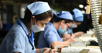 Bộ Nội vụ đề xuất tăng lương tối thiểu từ đầu năm 2027 để bảo đảm mức sống