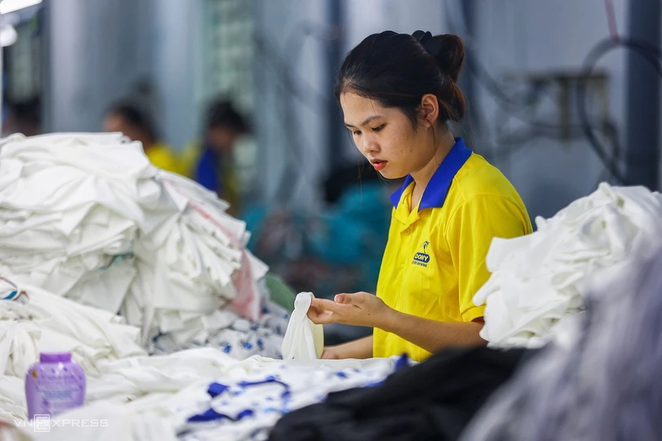 Bộ Nội vụ: Lương tối thiểu đề xuất 7,8% 'cao hơn mức sống tối thiểu' Bộ Nội vụ: Lương tối thiểu đề xuất 7,8% 'cao hơn mức sống tối thiểu'