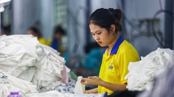 Bộ Nội vụ: Lương tối thiểu đề xuất 7,8% 'cao hơn mức sống tối thiểu'