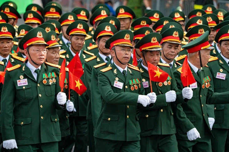 Bộ Quốc phòng đề xuất nâng hỗ trợ lên 5 tháng tiền lương với sĩ quan nghỉ hưu trước hạn tuổi