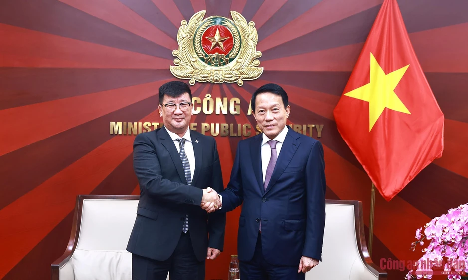 Bộ trưởng Lương Tam Quang tiếp Đại sứ Mông Cổ tại Việt Nam Bộ trưởng Lương Tam Quang tiếp Đại sứ Mông Cổ tại Việt Nam