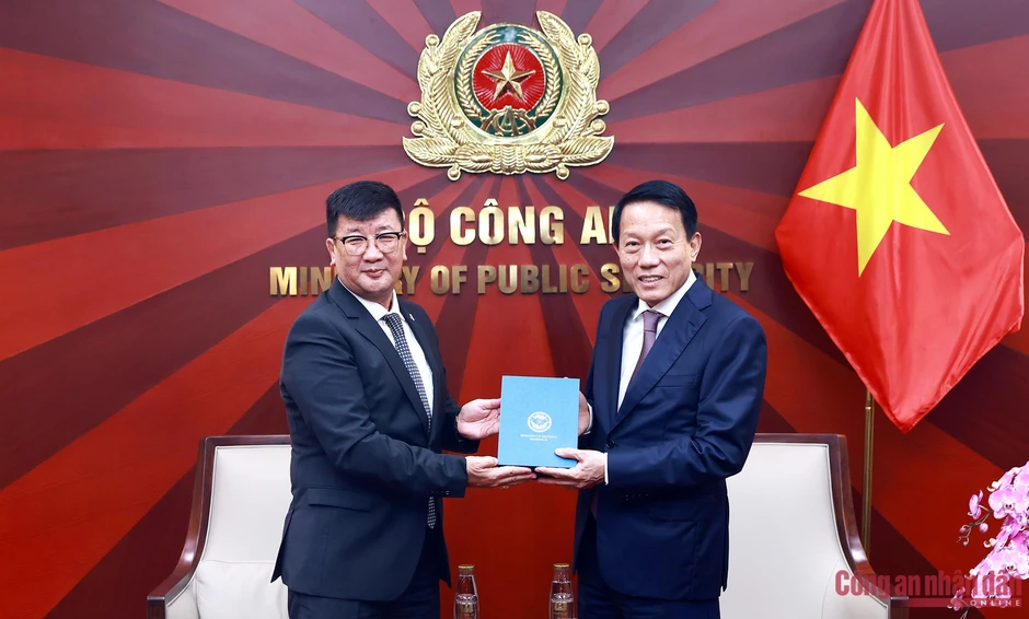 Bộ trưởng Lương Tam Quang tiếp Đại sứ Mông Cổ tại Việt Nam Bộ trưởng Lương Tam Quang tiếp Đại sứ Mông Cổ tại Việt Nam