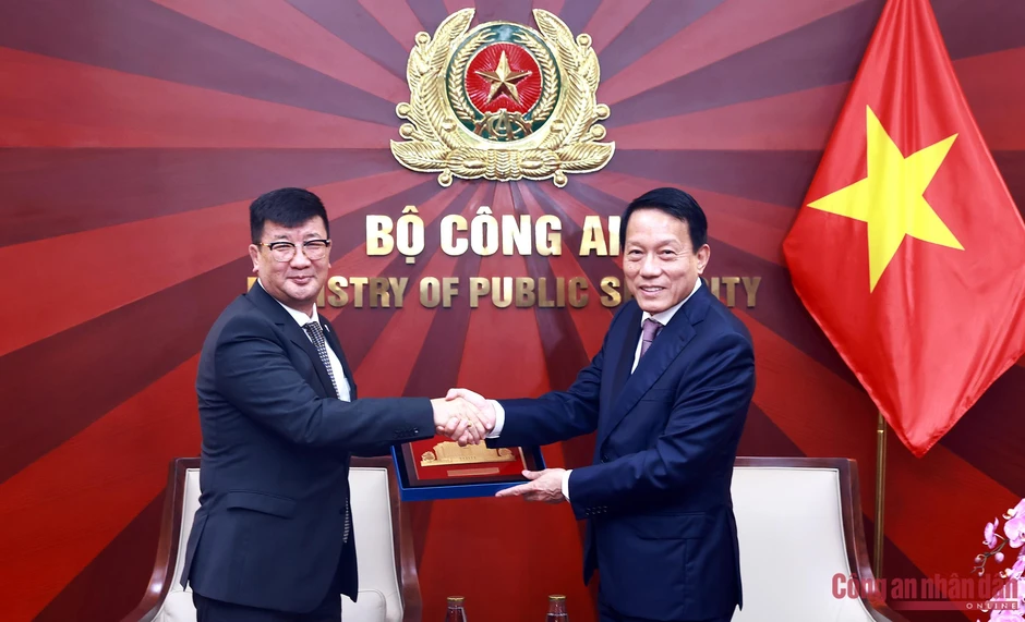 Bộ trưởng Lương Tam Quang tiếp Đại sứ Mông Cổ tại Việt Nam Bộ trưởng Lương Tam Quang tiếp Đại sứ Mông Cổ tại Việt Nam