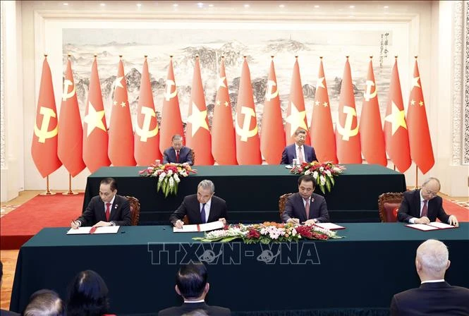 Bộ trưởng Ngoại giao Lê Hoài Trung: Đưa quan hệ Việt Nam - Trung Quốc lên tầm cao mới Bộ trưởng Ngoại giao Lê Hoài Trung: Đưa quan hệ Việt Nam - Trung Quốc lên tầm cao mới