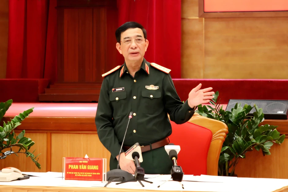 Bộ trưởng Quốc phòng: Gắn tăng trưởng kinh tế với giữ vững biên giới Bộ trưởng Quốc phòng: Gắn tăng trưởng kinh tế với giữ vững biên giới