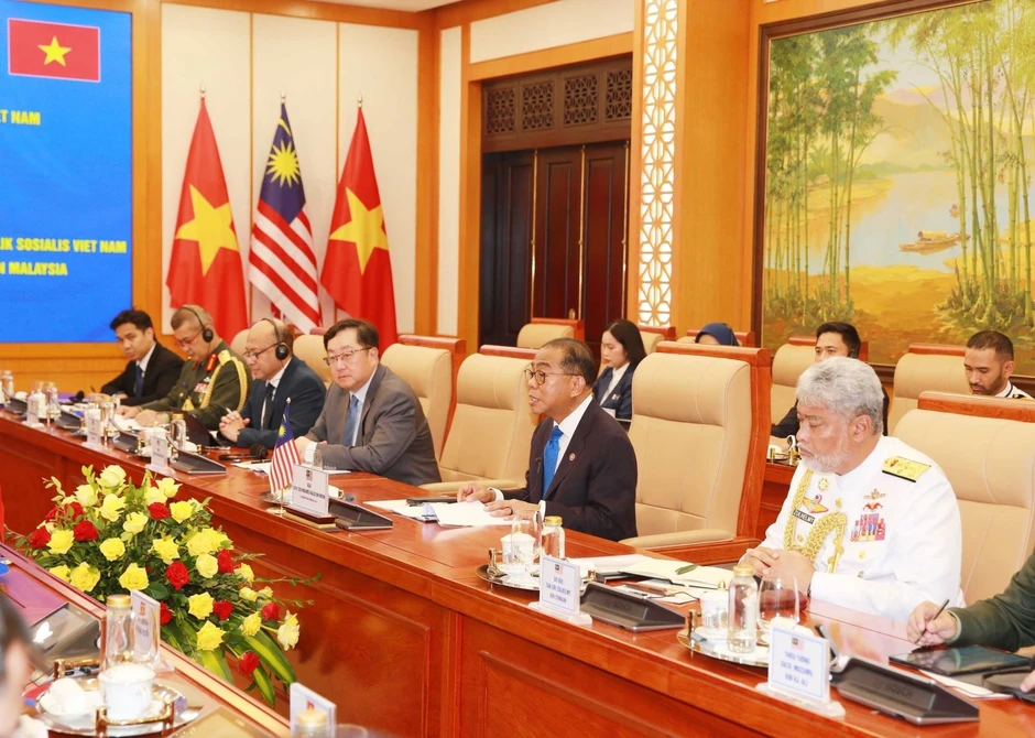 Bộ trưởng Quốc phòng Phan Văn Giang hội đàm với Bộ trưởng Quốc phòng Malaysia Bộ trưởng Quốc phòng Phan Văn Giang hội đàm với Bộ trưởng Quốc phòng Malaysia