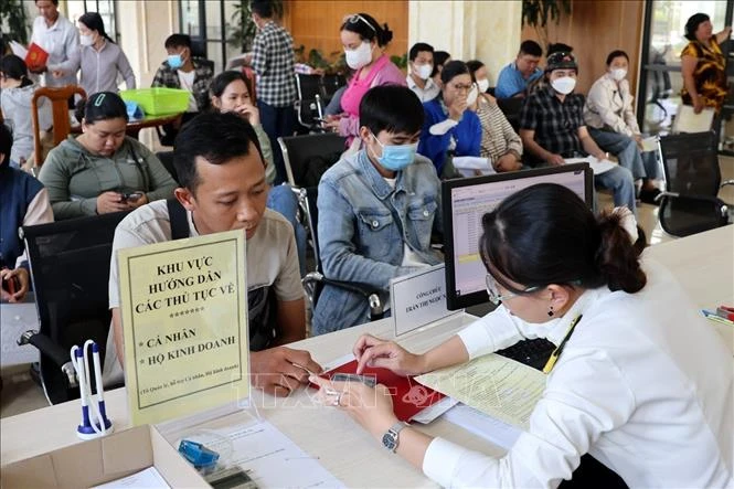 Bóc trần luận điệu xuyên tạc chính sách thuế là 'tận thu' Bóc trần luận điệu xuyên tạc chính sách thuế là 'tận thu'