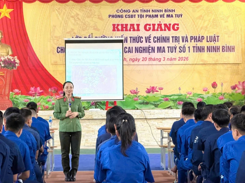 Bồi dưỡng kiến thức cho học viên cơ sở cai nghiện ma tuý Bồi dưỡng kiến thức cho học viên cơ sở cai nghiện ma tuý