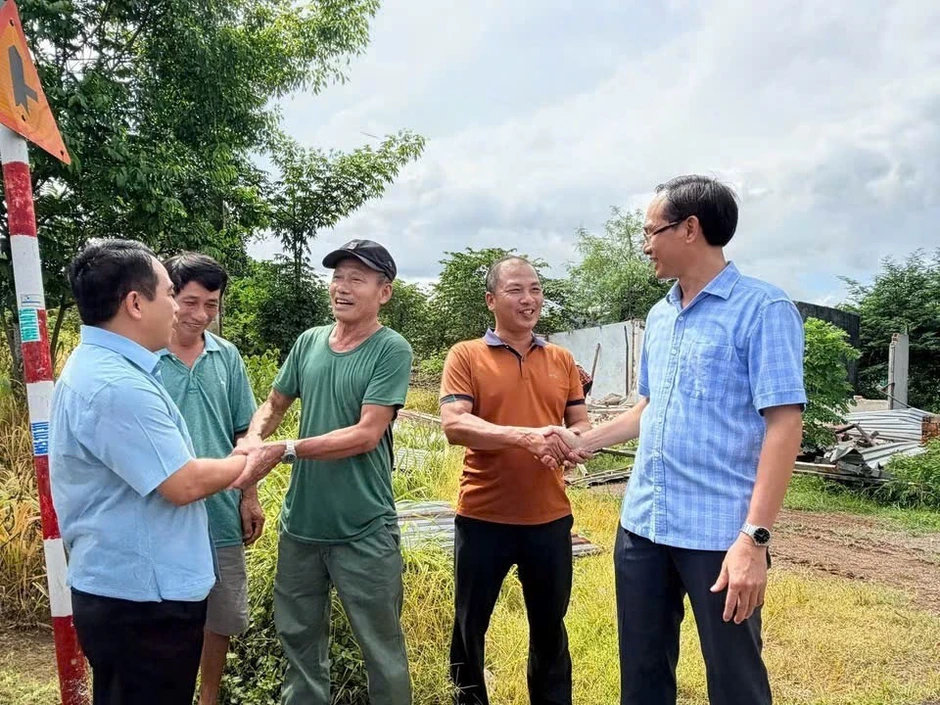 Bồi thường đất TPHCM: Hộ dân nhận 170 tỷ đồng từ dự án đường Vành đai 4 Bồi thường đất TPHCM: Hộ dân nhận 170 tỷ đồng từ dự án đường Vành đai 4