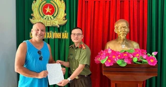 Bức thư của vị khách Tây gửi công an sau chuyến trở lại Việt Nam