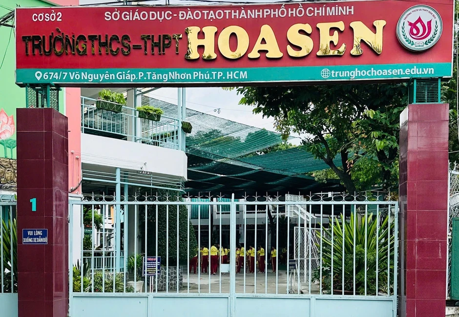 Buộc cơ sở 2 Trường Hoa Sen dừng hoạt động sau phản ánh thu tiền 'giữ chỗ' Buộc cơ sở 2 Trường Hoa Sen dừng hoạt động sau phản ánh thu tiền 'giữ chỗ'