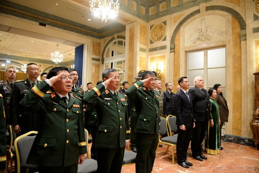 Bước phát triển mới trong quan hệ quốc phòng Việt Nam - Italy Bước phát triển mới trong quan hệ quốc phòng Việt Nam - Italy