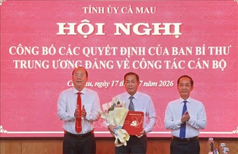 Cà Mau công bố các quyết định về công tác cán bộ