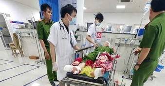 Ca phẫu thuật xuyên đêm cứu đại úy bị tấn công ở trụ sở công an