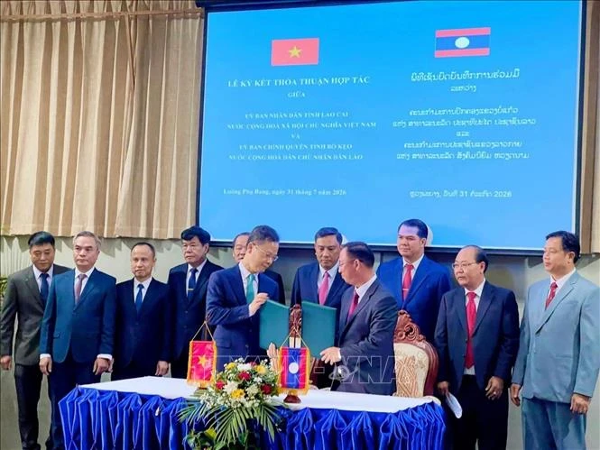 Các địa phương Việt Nam - Lào mở rộng hợp tác trên nhiều lĩnh vực Các địa phương Việt Nam - Lào mở rộng hợp tác trên nhiều lĩnh vực