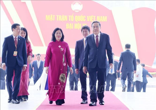 Các đồng chí lãnh đạo Đảng và Nhà nước tham dự Lễ khai mạc trọng thể Đại hội đại biểu toàn quốc MTTQ Việt Nam lần thứ XI