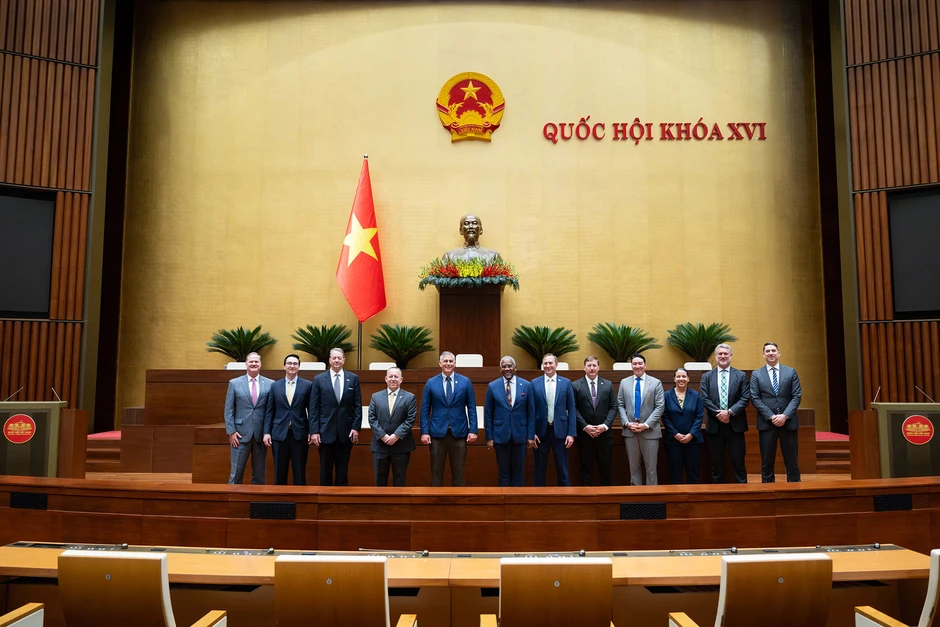Các nghị sĩ Mỹ tận mắt chứng kiến những thành tựu toàn diện mà Việt Nam đạt được Các nghị sĩ Mỹ tận mắt chứng kiến những thành tựu toàn diện mà Việt Nam đạt được