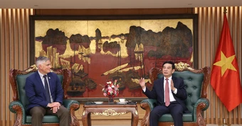 Các nghị sĩ Mỹ tận mắt chứng kiến những thành tựu toàn diện mà Việt Nam đạt được