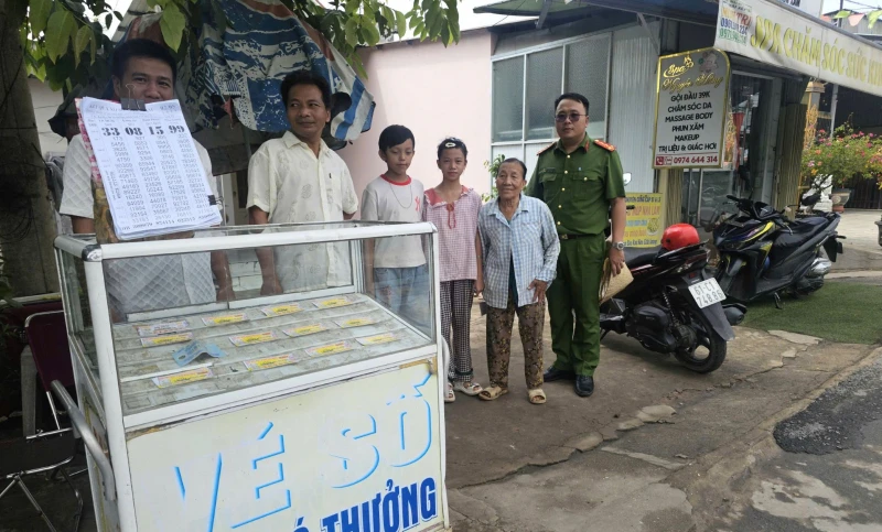Cách làm hay của Công an cơ sở với phong trào “Ba nhất” ở TP Hồ Chí Minh Cách làm hay của Công an cơ sở với phong trào “Ba nhất” ở TP Hồ Chí Minh