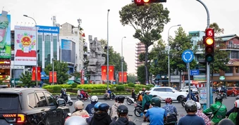 Cách nào hóa giải kẹt xe ở vòng xoay trung tâm TP.HCM?