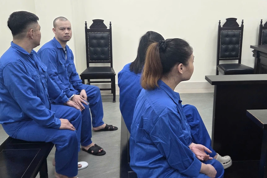 Cái kết đắng cho kẻ giấu súng, ma túy dưới gốc cây ở Hà Nội Cái kết đắng cho kẻ giấu súng, ma túy dưới gốc cây ở Hà Nội