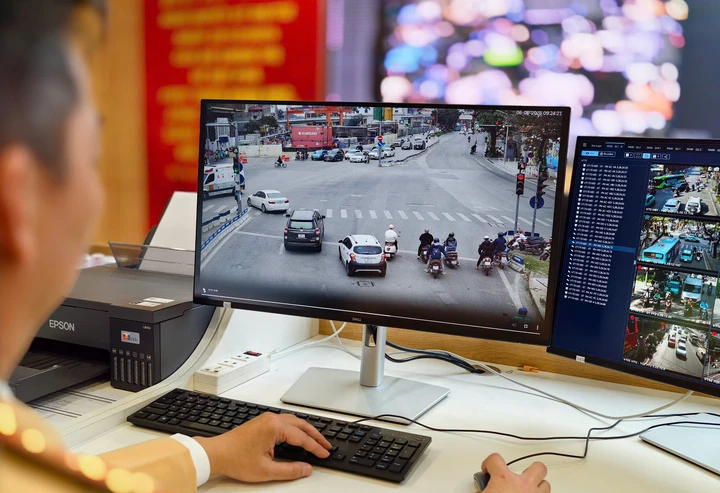 Camera AI phát hiện hơn 19 . 000 Xe vi phạm giao thông tại Hà Nội trong 3 tháng qua Camera AI phát hiện hơn 19 . 000 Xe vi phạm giao thông tại Hà Nội trong 3 tháng qua