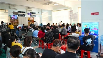 Cán bộ làm việc tại trung tâm phục vụ hành chính công được nhận hỗ trợ tiền hằng tháng