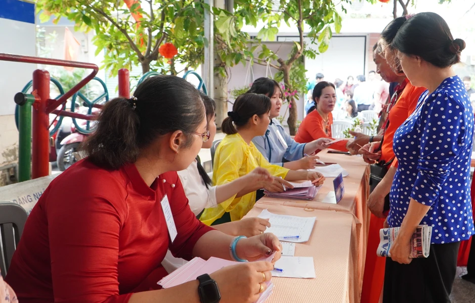 Cận cảnh buổi bầu cử thử nghiệm tại phường Diên Hồng, TPHCM Cận cảnh buổi bầu cử thử nghiệm tại phường Diên Hồng, TPHCM