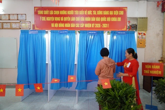 Cận cảnh buổi bầu cử thử nghiệm tại phường Diên Hồng, TPHCM Cận cảnh buổi bầu cử thử nghiệm tại phường Diên Hồng, TPHCM