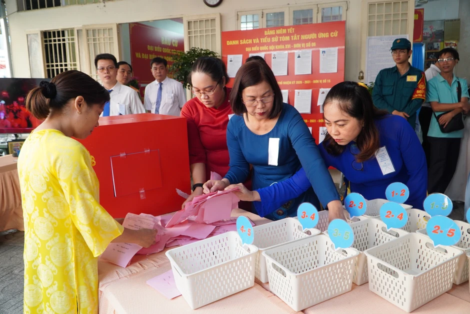 Cận cảnh buổi bầu cử thử nghiệm tại phường Diên Hồng, TPHCM Cận cảnh buổi bầu cử thử nghiệm tại phường Diên Hồng, TPHCM