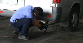 Cận cảnh quy trình kiểm tra khí thải mới khi đi đăng kiểm tại Trung tâm 50-03S