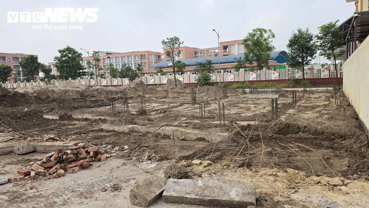 Cận cảnh 'thần đèn' di chuyển biệt thự 4 tầng nặng hàng trăm tấn ở Bắc Ninh Cận cảnh 'thần đèn' di chuyển biệt thự 4 tầng nặng hàng trăm tấn ở Bắc Ninh