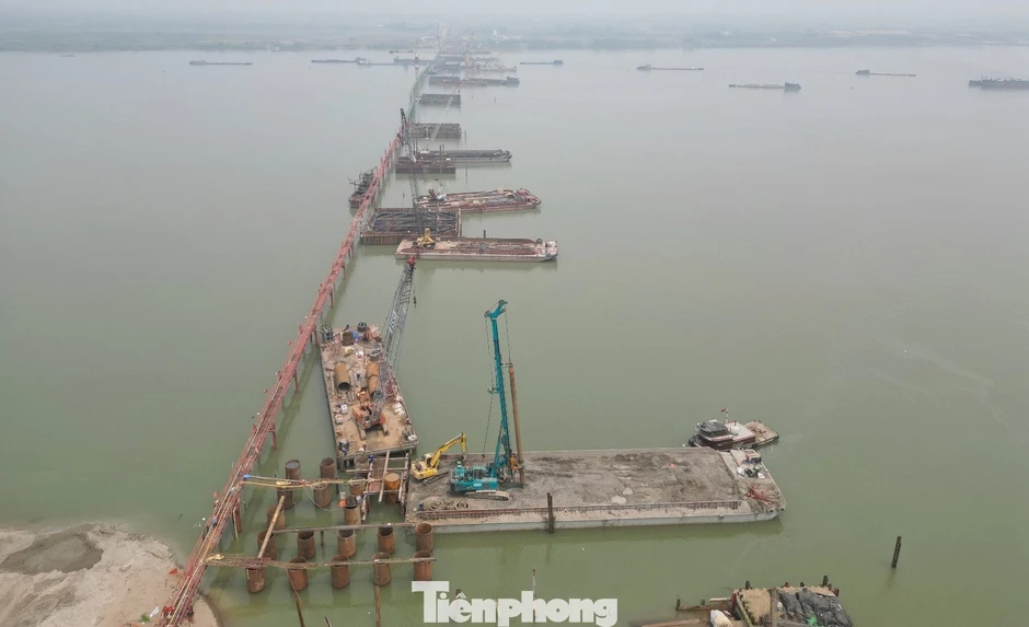 Cận cảnh tiến độ thi công cầu Hồng Hà trên sông Hồng năm 2026 Cận cảnh tiến độ thi công cầu Hồng Hà trên sông Hồng năm 2026
