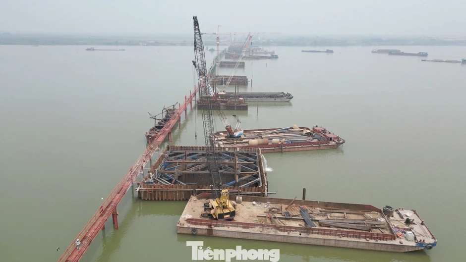 Cận cảnh tiến độ thi công cầu Hồng Hà trên sông Hồng năm 2026 Cận cảnh tiến độ thi công cầu Hồng Hà trên sông Hồng năm 2026