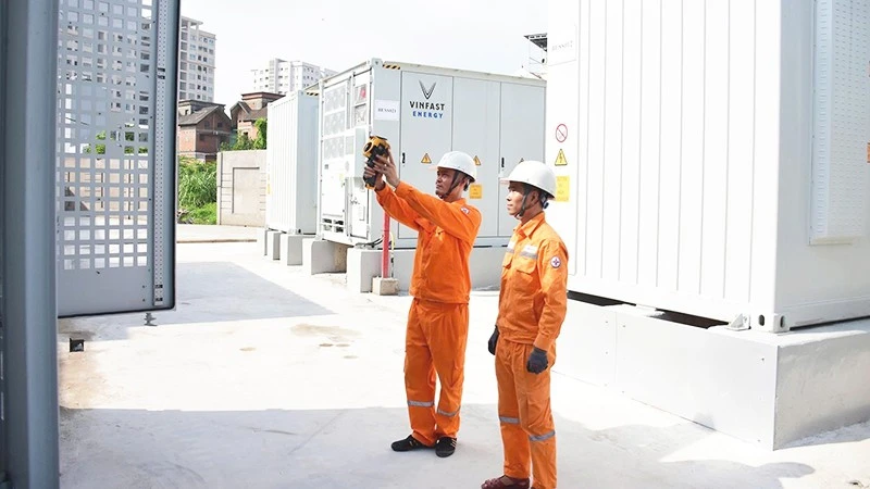 Cần cú huých cho thị trường pin lưu trữ Cần cú huých cho thị trường pin lưu trữ