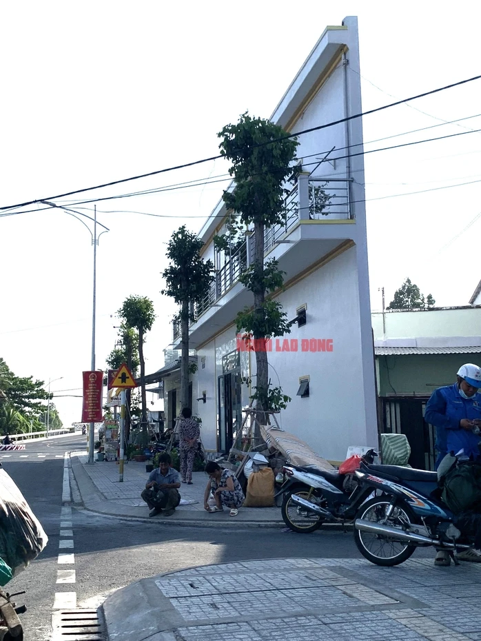 Căn nhà "kỳ lạ" ở Cần Thơ khiến mạng xã hội bàn tán Căn nhà "kỳ lạ" ở Cần Thơ khiến mạng xã hội bàn tán