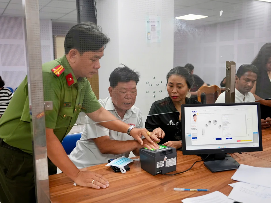 Cẩn thận bị 'ngâm' hồ sơ hộ chiếu vì nhầm giữa cấp lần đầu và cấp lại Cẩn thận bị 'ngâm' hồ sơ hộ chiếu vì nhầm giữa cấp lần đầu và cấp lại