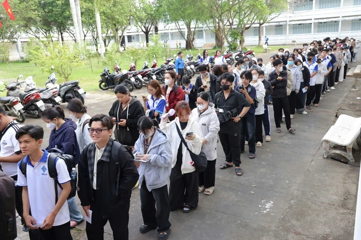Cần Thơ công bố 84 người trúng cử đại biểu HĐND thành phố, có 2 lãnh đạo trường đại học Cần Thơ công bố 84 người trúng cử đại biểu HĐND thành phố, có 2 lãnh đạo trường đại học