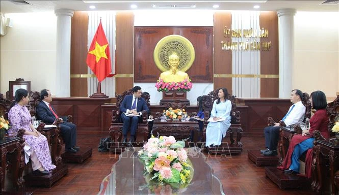 Cần Thơ đẩy mạnh hợp tác giáo dục và y tế với các cơ sở của Pháp Cần Thơ đẩy mạnh hợp tác giáo dục và y tế với các cơ sở của Pháp