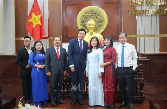 Cần Thơ đẩy mạnh hợp tác giáo dục và y tế với các cơ sở của Pháp Cần Thơ đẩy mạnh hợp tác giáo dục và y tế với các cơ sở của Pháp
