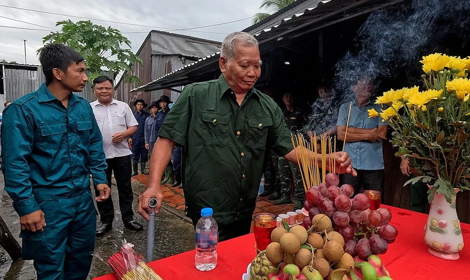 Cần Thơ khai quật hai vị trí nghi chôn 12 liệt sĩ Cần Thơ khai quật hai vị trí nghi chôn 12 liệt sĩ