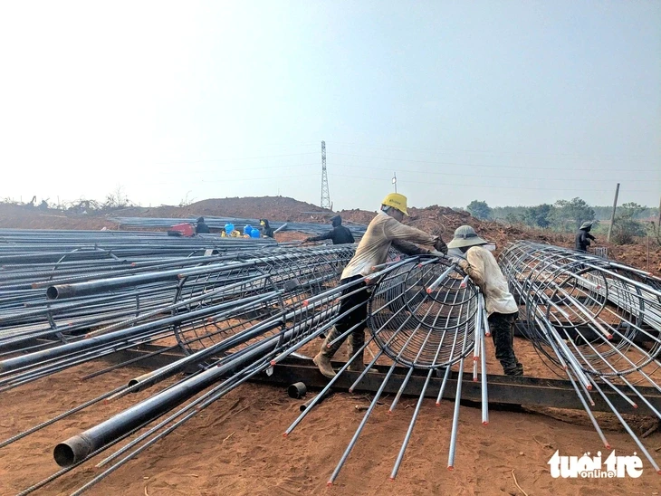 Cảnh báo dịch vụ 'cò sổ đỏ' đất quy hoạch đường cao tốc Quy Nhơn - Pleiku Cảnh báo dịch vụ 'cò sổ đỏ' đất quy hoạch đường cao tốc Quy Nhơn - Pleiku