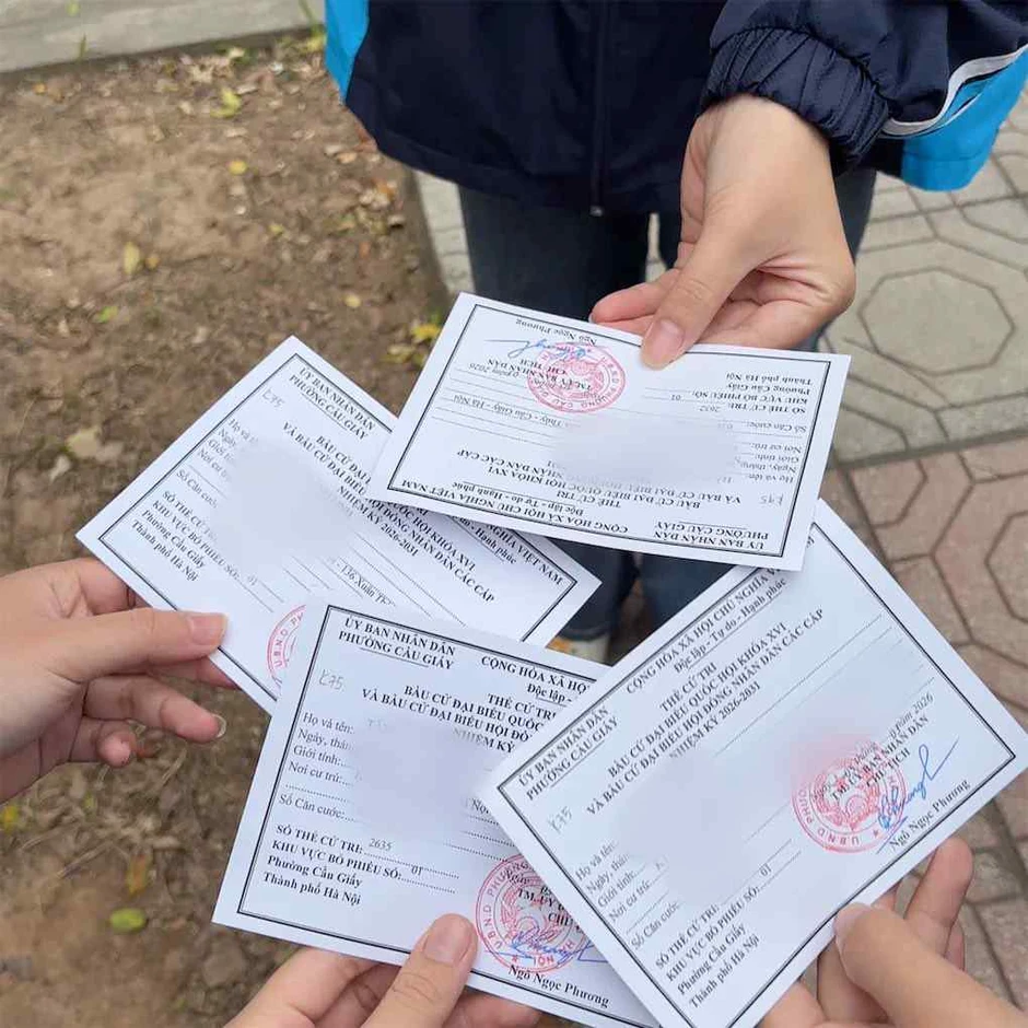 Cảnh báo tất cả người dân đi bầu cử đăng ảnh thẻ cử tri lên mạng xã hội cần chú ý Cảnh báo tất cả người dân đi bầu cử đăng ảnh thẻ cử tri lên mạng xã hội cần chú ý