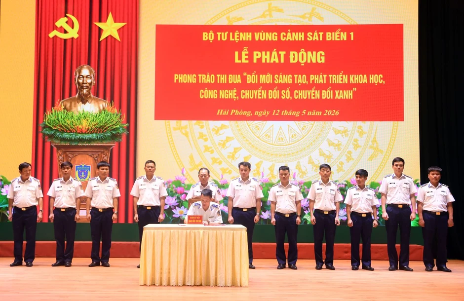 Cảnh sát biển thi đua ‘Đổi mới sáng tạo, phát triển khoa học, công nghệ, chuyển đổi số, chuyển đổi xanh’ Cảnh sát biển thi đua ‘Đổi mới sáng tạo, phát triển khoa học, công nghệ, chuyển đổi số, chuyển đổi xanh’