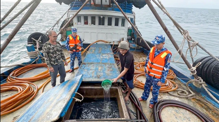 Cảnh sát biển thu giữ hơn 2 triệu lít dầu trái phép