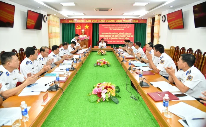 Cảnh sát biển thu giữ hơn 2 triệu lít dầu trái phép